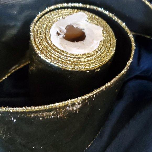 Gold - Vintage Crushed Velvet Wired-Edge Ribbon - 3 7/8" x 7.5 yards - Picture 6 of 9